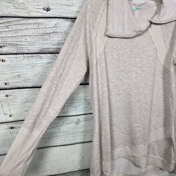Maurices Cream Asymmetrical Zip Collar Pullover Top XL - Picture 4 of 7